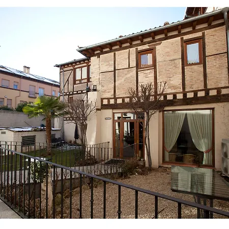 Cetina Palacio Ayala Berganza מלון 4*