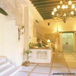 Cetina Palacio Ayala Berganza 호텔 4*