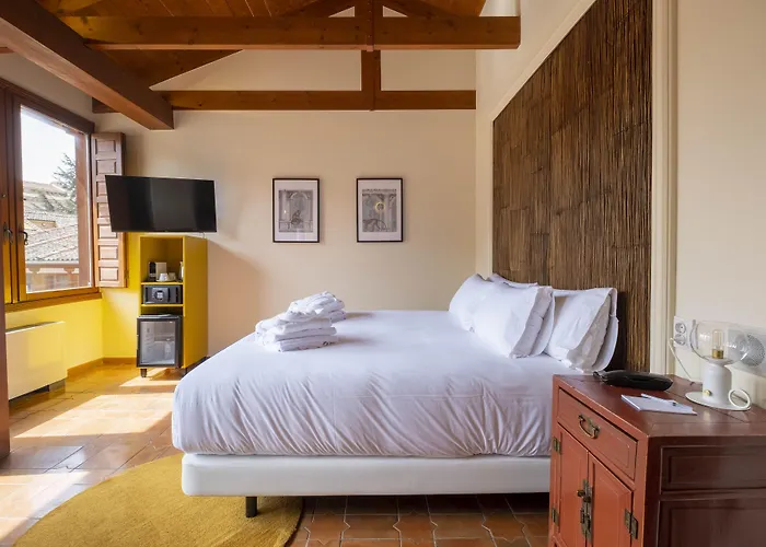 Cetina Palacio Ayala Berganza ホテル 4*