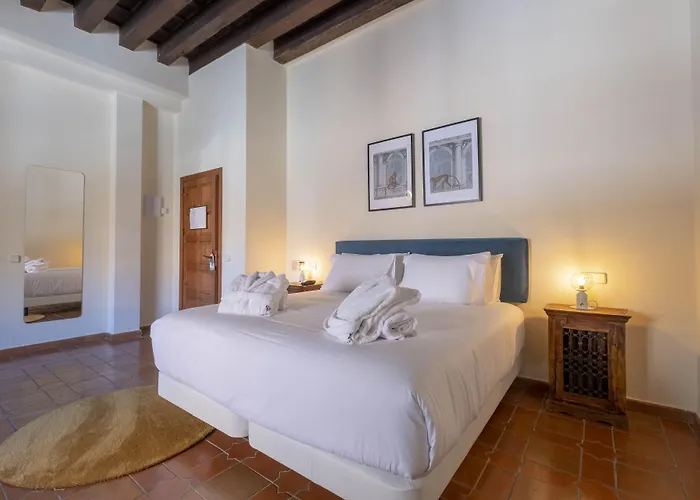 Cetina Palacio Ayala Berganza Отель